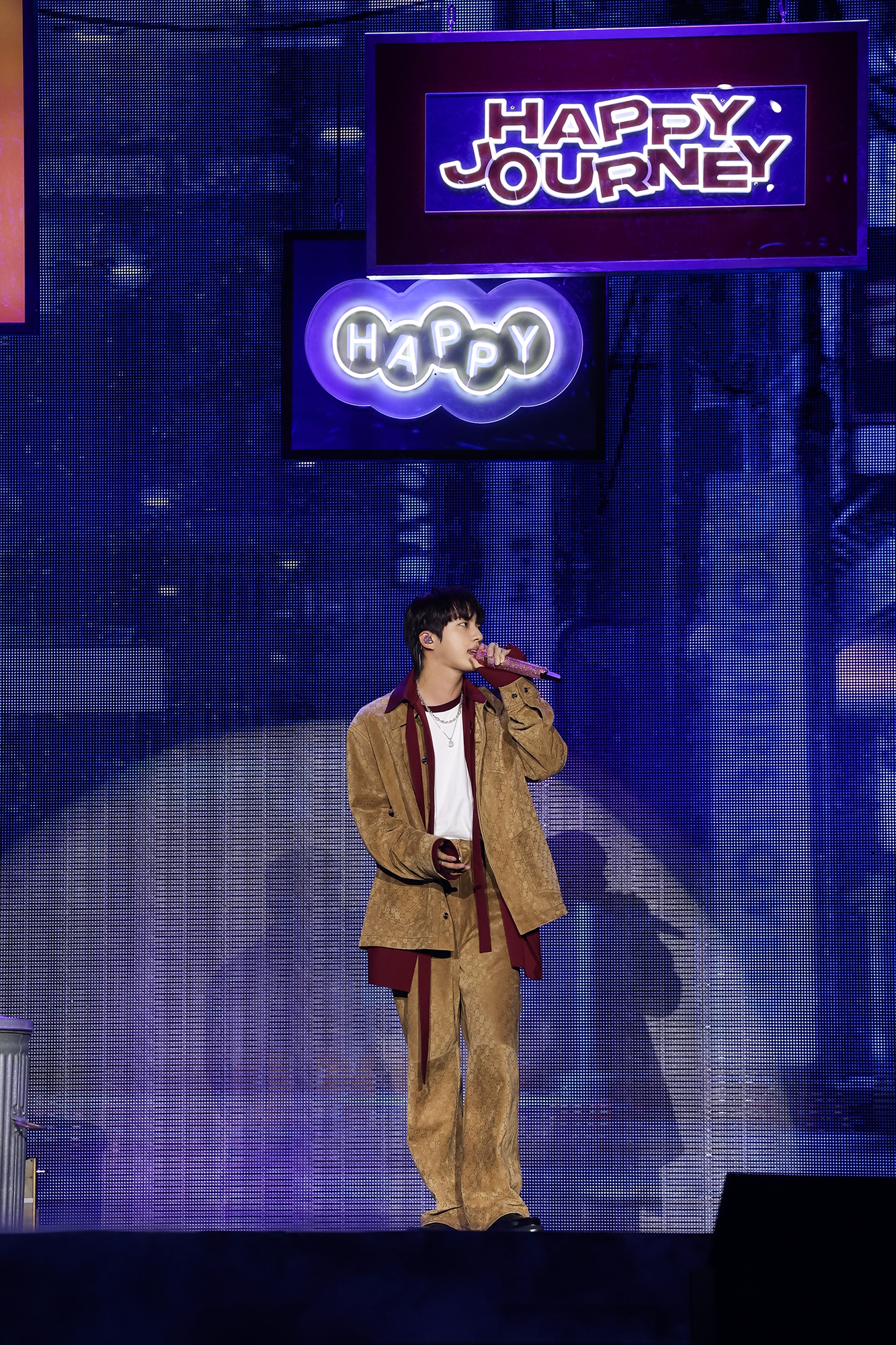 ライブレポート】BTS・JIN、ソロアルバム『Happy』発売記念ファン