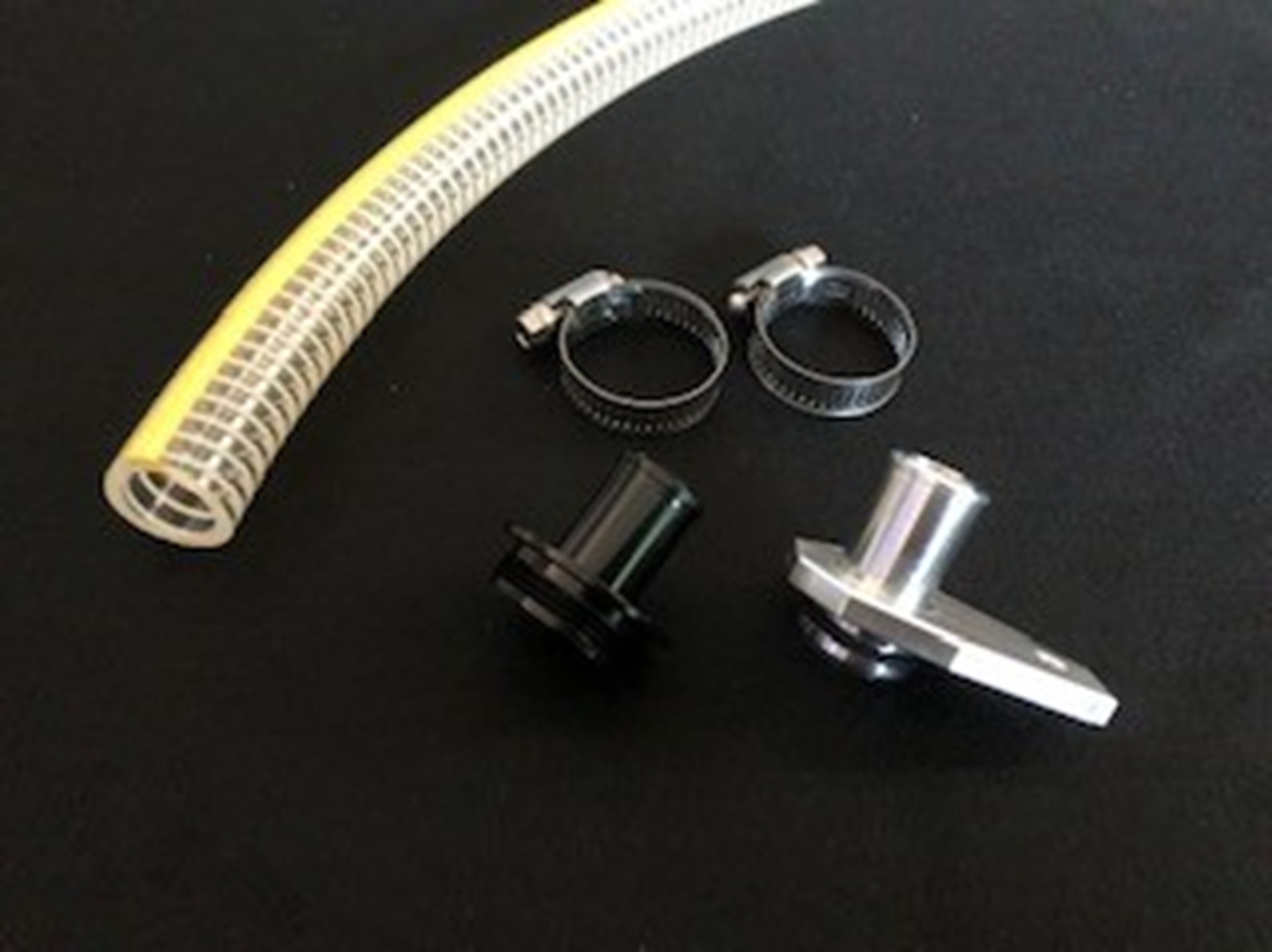 HKS製ブローオフバルブとトライフォースカンパニーサクションリターン