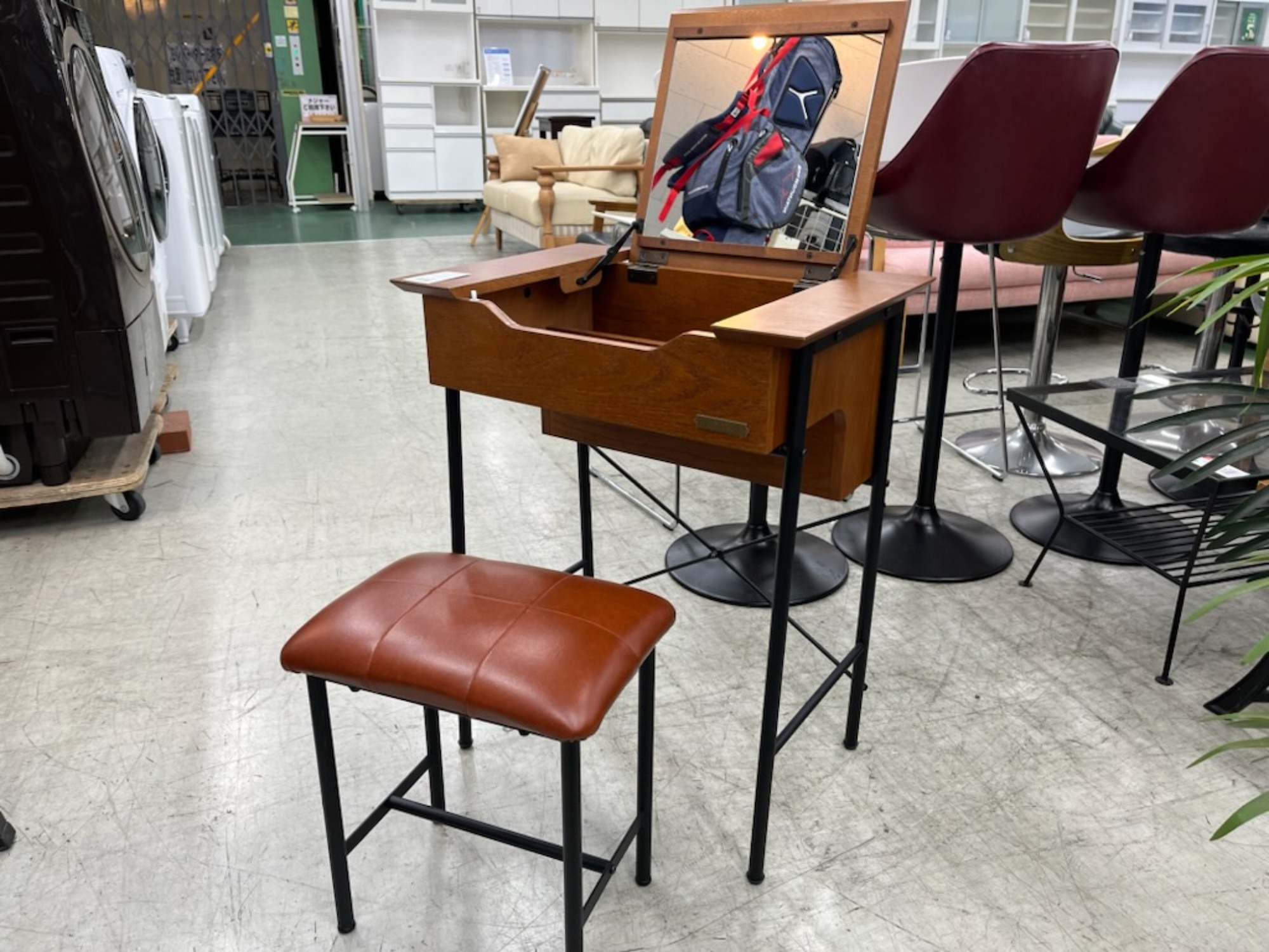 ぽよ niko and ドレッサー スツール付き 新品】niko and ドレッサー