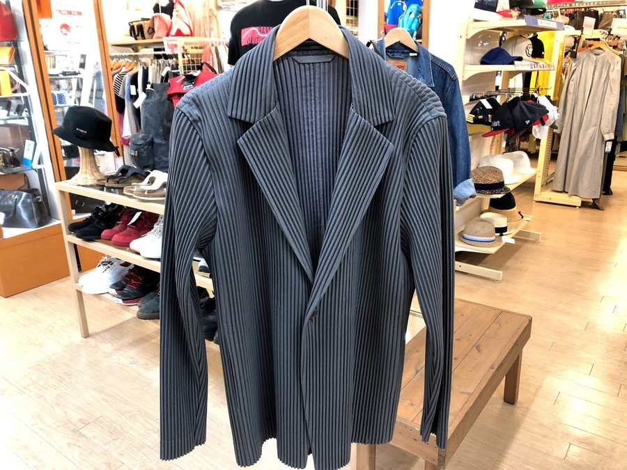HOMME PLISSE ISSEY MIYAKE (オムプリッセイッセイミヤケ)の プリーツ