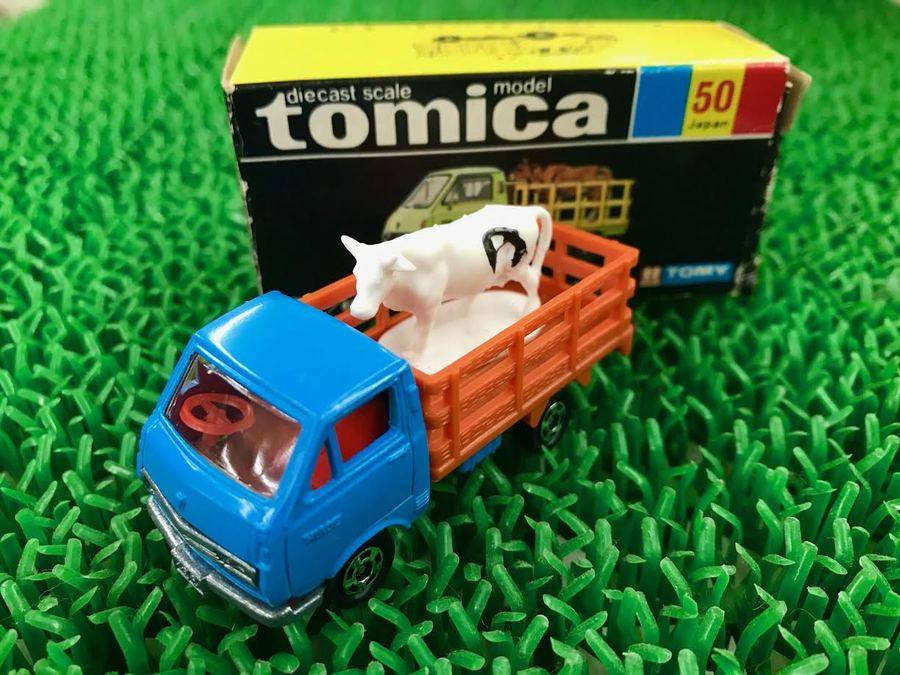 トミカ黒箱 トヨタ ダイナ 牧場トラック 牛付き 日本製 外箱フタ4枚