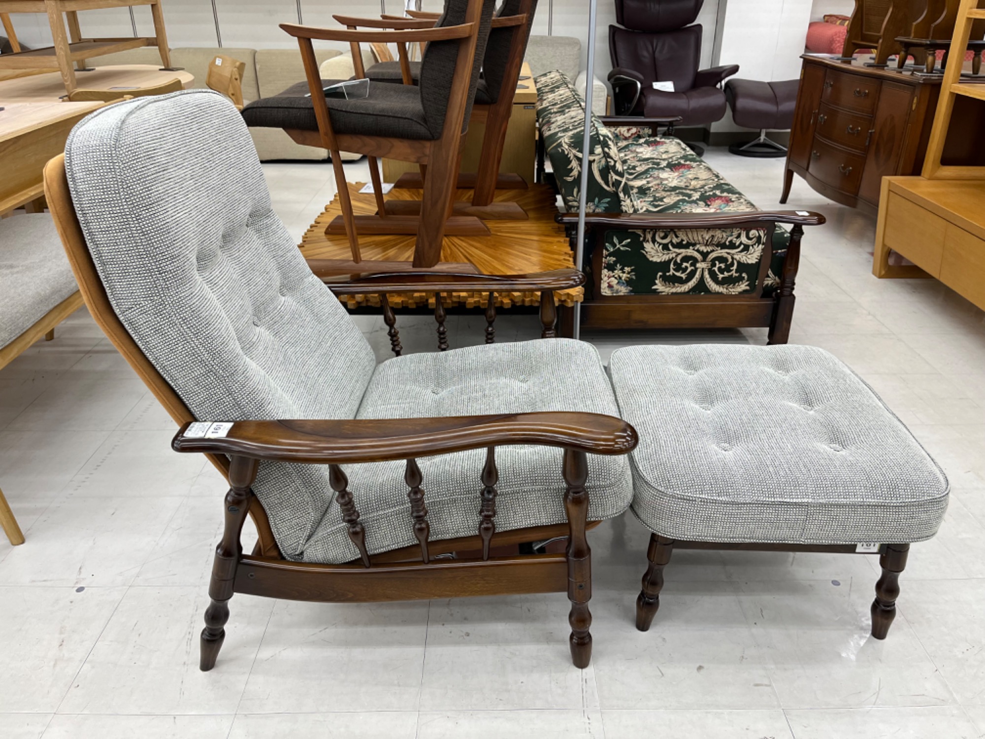 お値段見直しました！ karimoku(カリモク)のコロニアルシリーズ