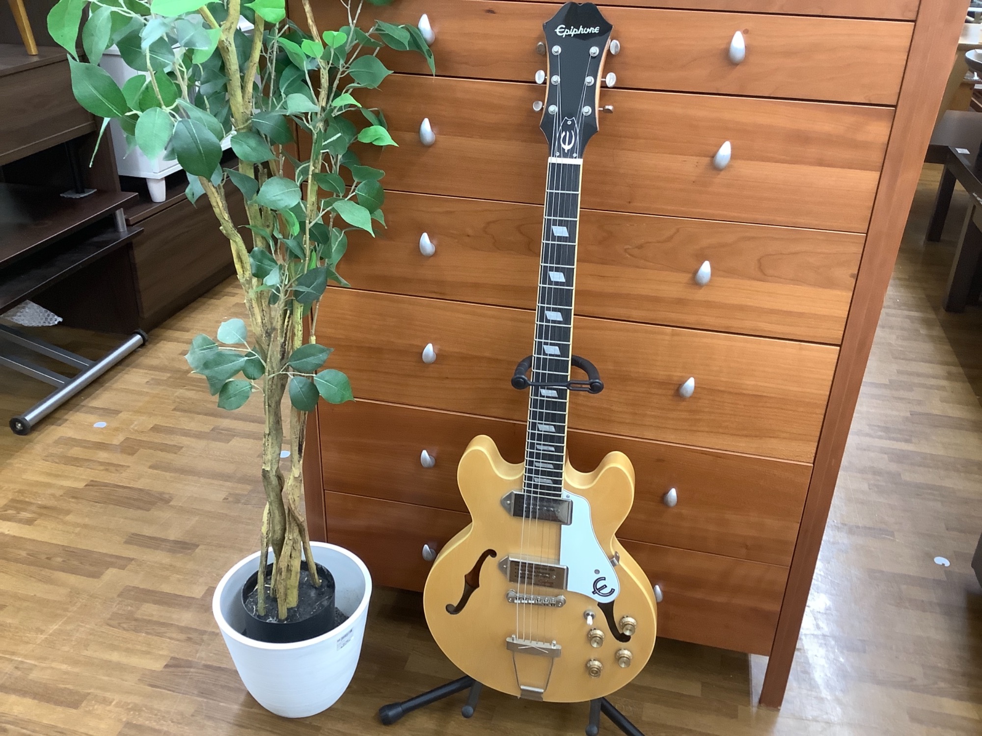 Epiphone カジノクーペ エレキギター チェリー ギターケース付き セミ