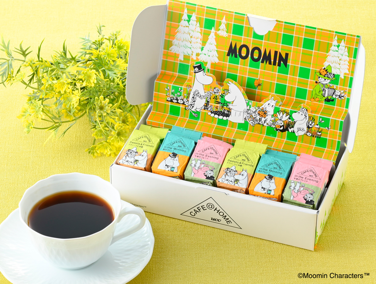 CAFE@HOMEから数量限定でムーミンたちが飛び出る仕掛けのボックスが