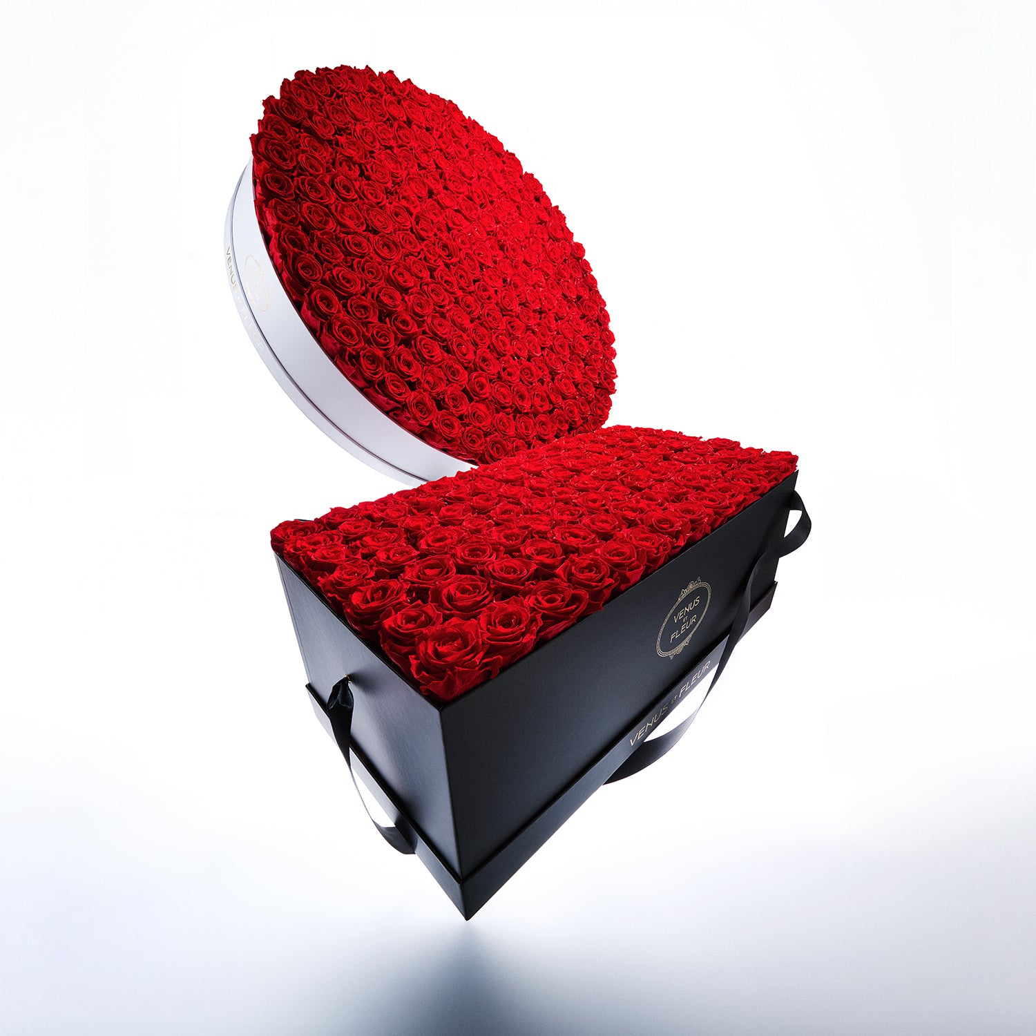 Le Duo Magnifique Black Box with Eternity Roses | Venus et Fleur