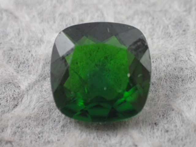 クロムダイオプサイド ｜石の販売専門店【vec stone club】