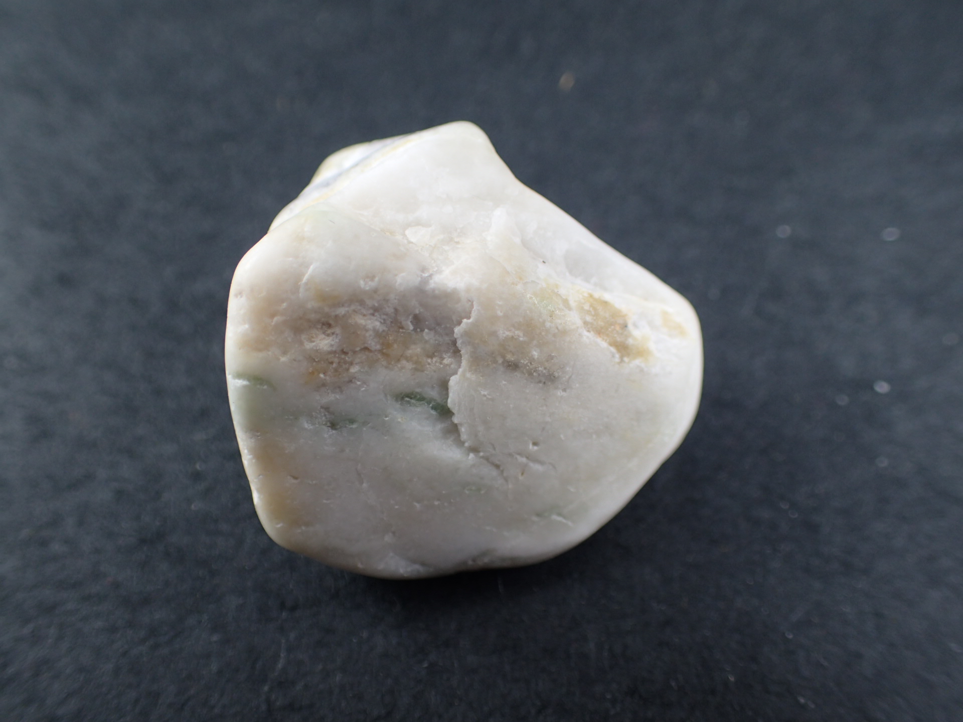 最高品質ヒスイ輝石(Jadeite) 新潟県糸魚川市青梅町 産 ｜石の販売専門