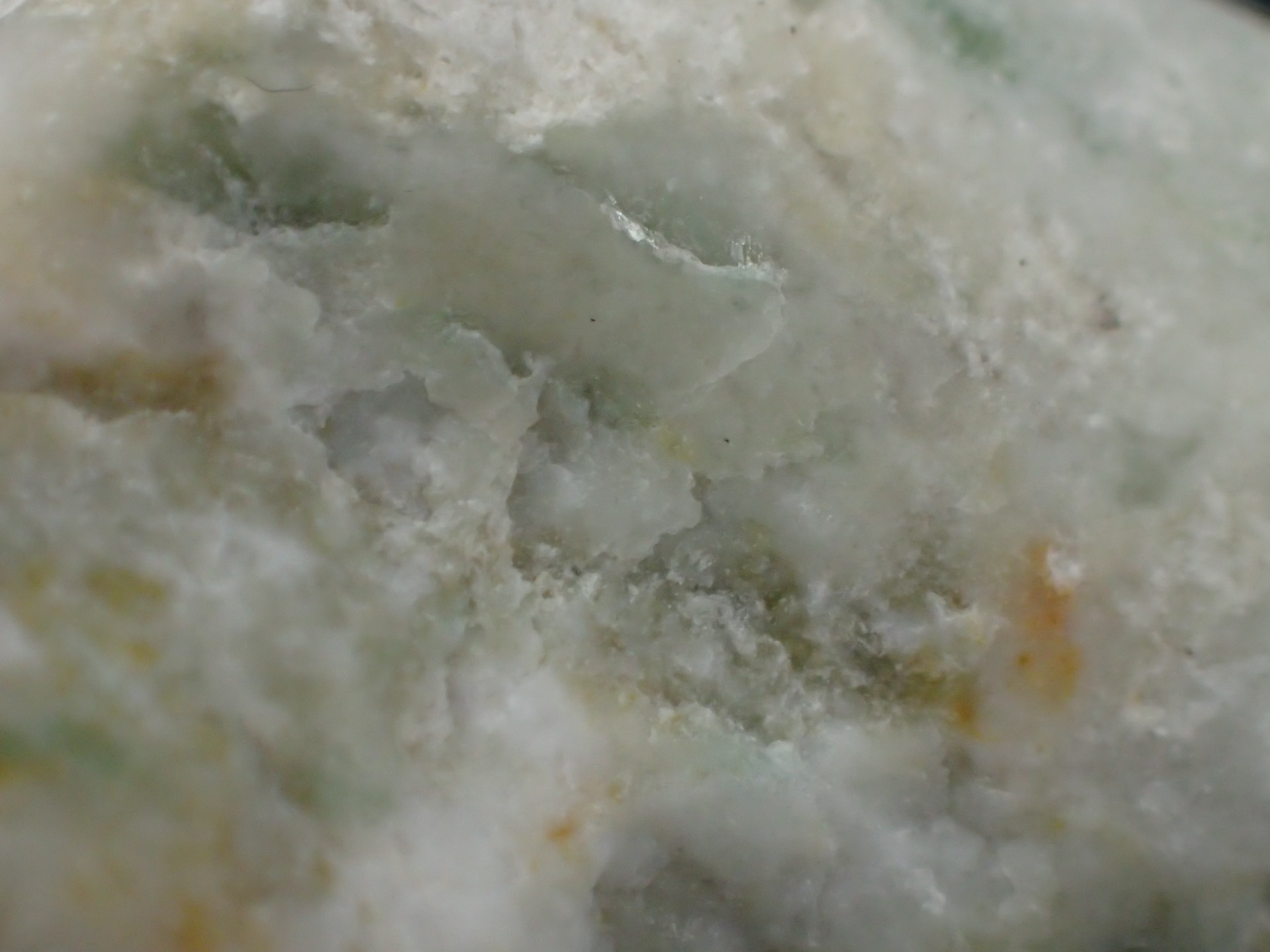 最高品質ヒスイ輝石(Jadeite) 新潟県糸魚川市青梅町 産 ｜石の販売専門