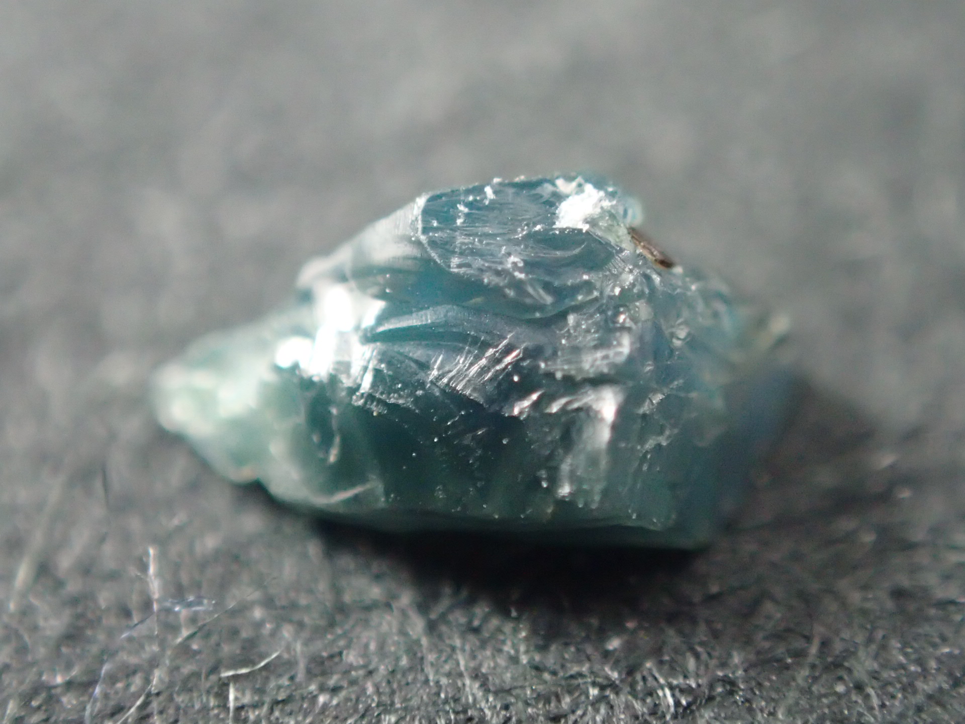 兵庫県産 アレキサンドライト 33200ct 宝石 原石 金緑石 鉱物