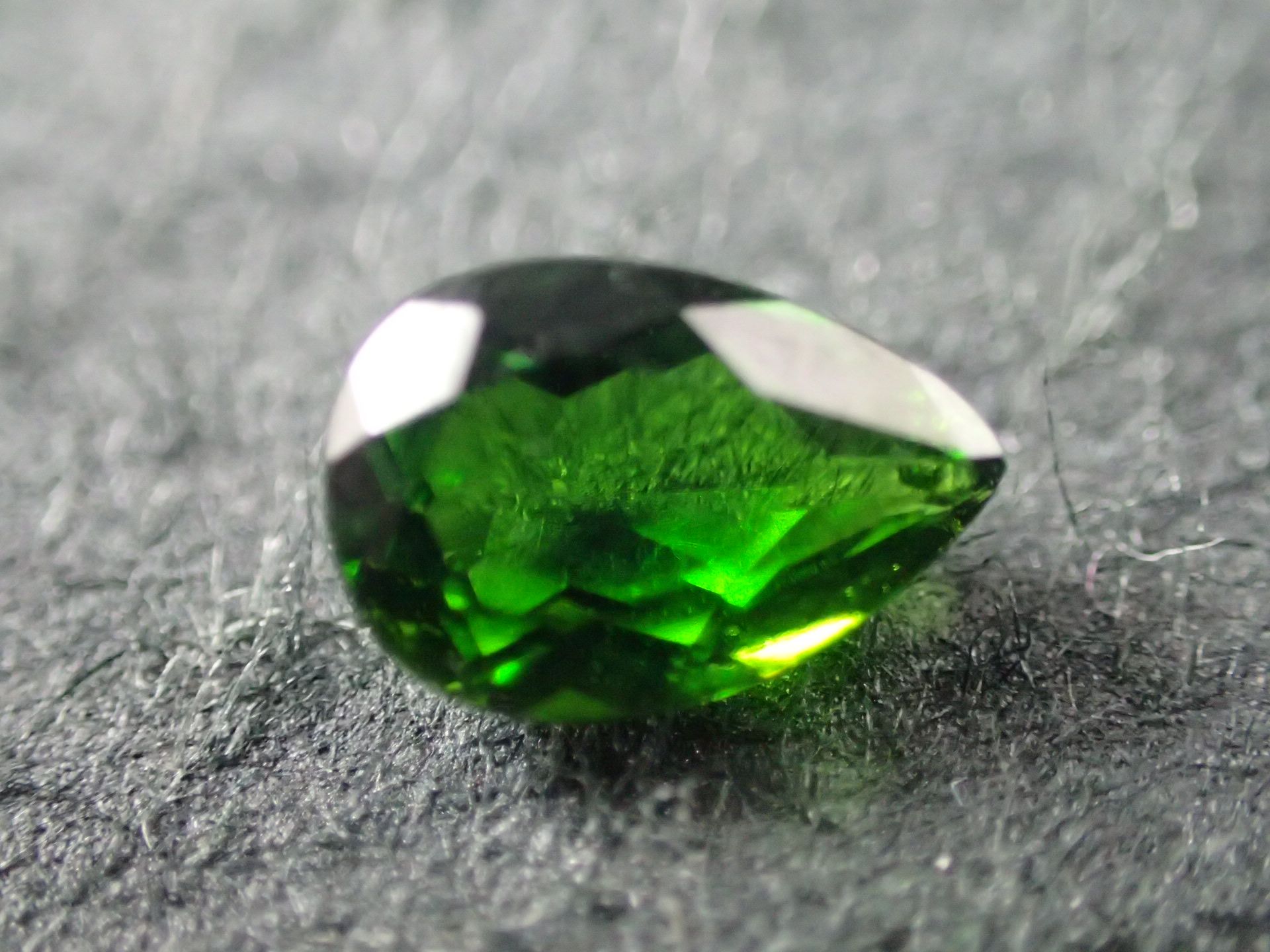 天然ダイオプサイト(Chrome Diopside) クロムダイオプサイト ペア