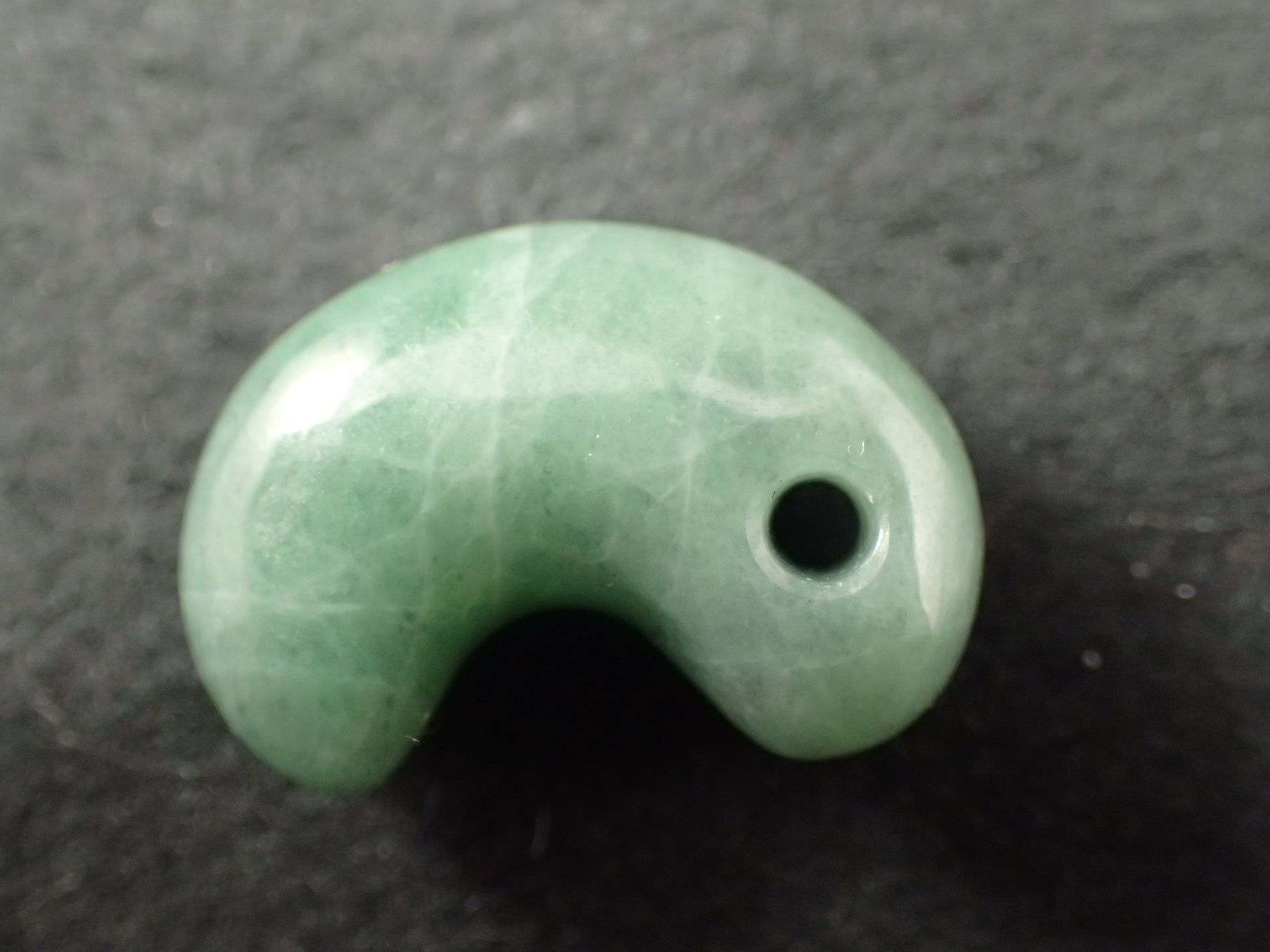 糸魚川翡翠 たまご 玉玉 糸魚川翡翠 たまご 玉玉 緑色 糸魚川翡翠勾玉