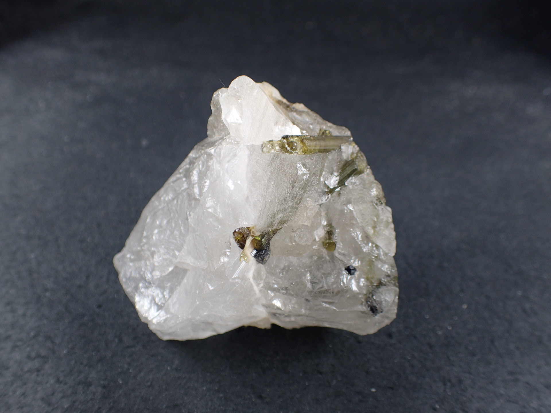 ブラジル 産 トルマリン イン クォーツ 水晶 鉱物標本 原石 【公式通販】