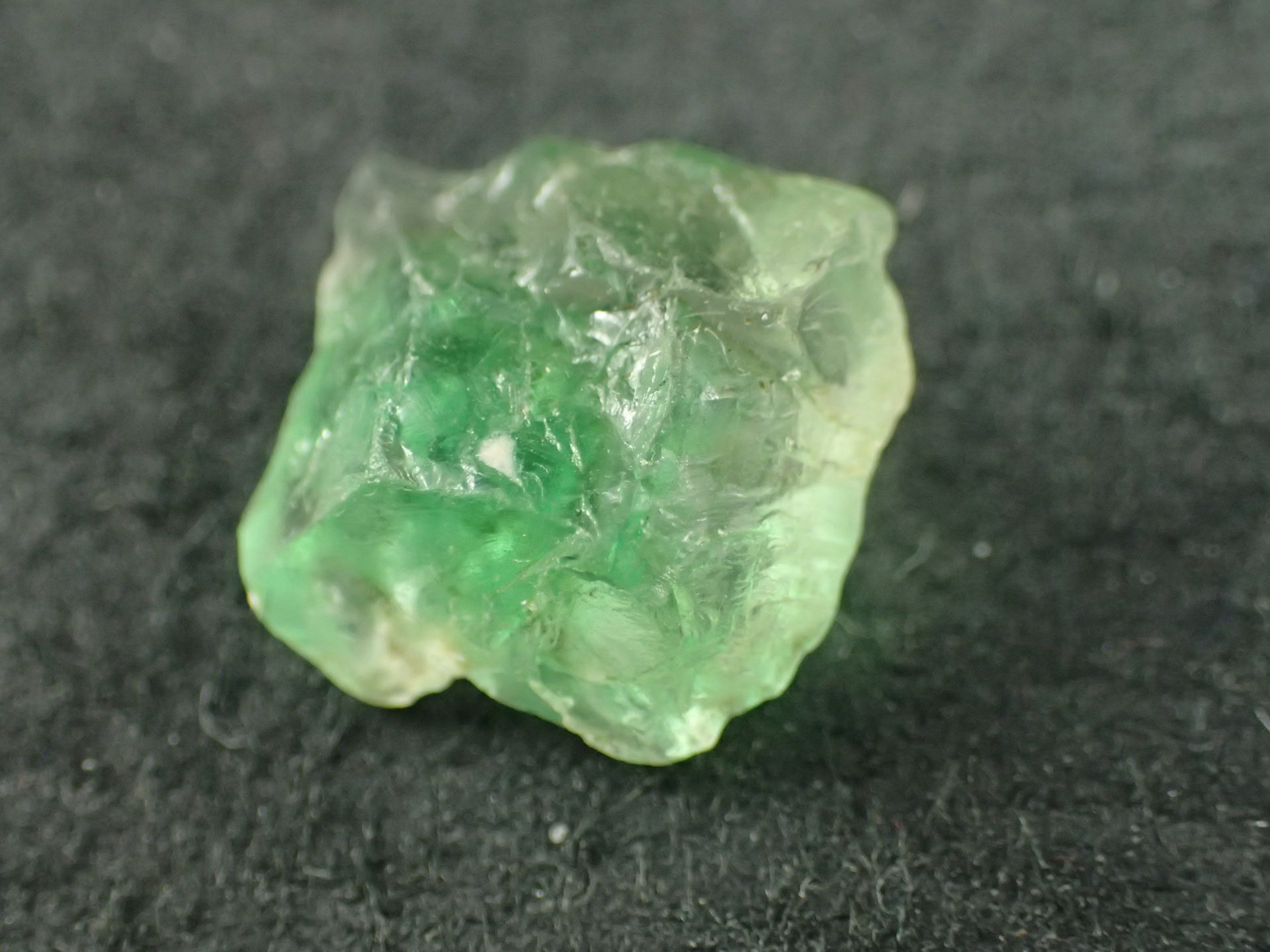 最高品質カラー・チェンジ・フローライト原石（Colorchange Fluorite