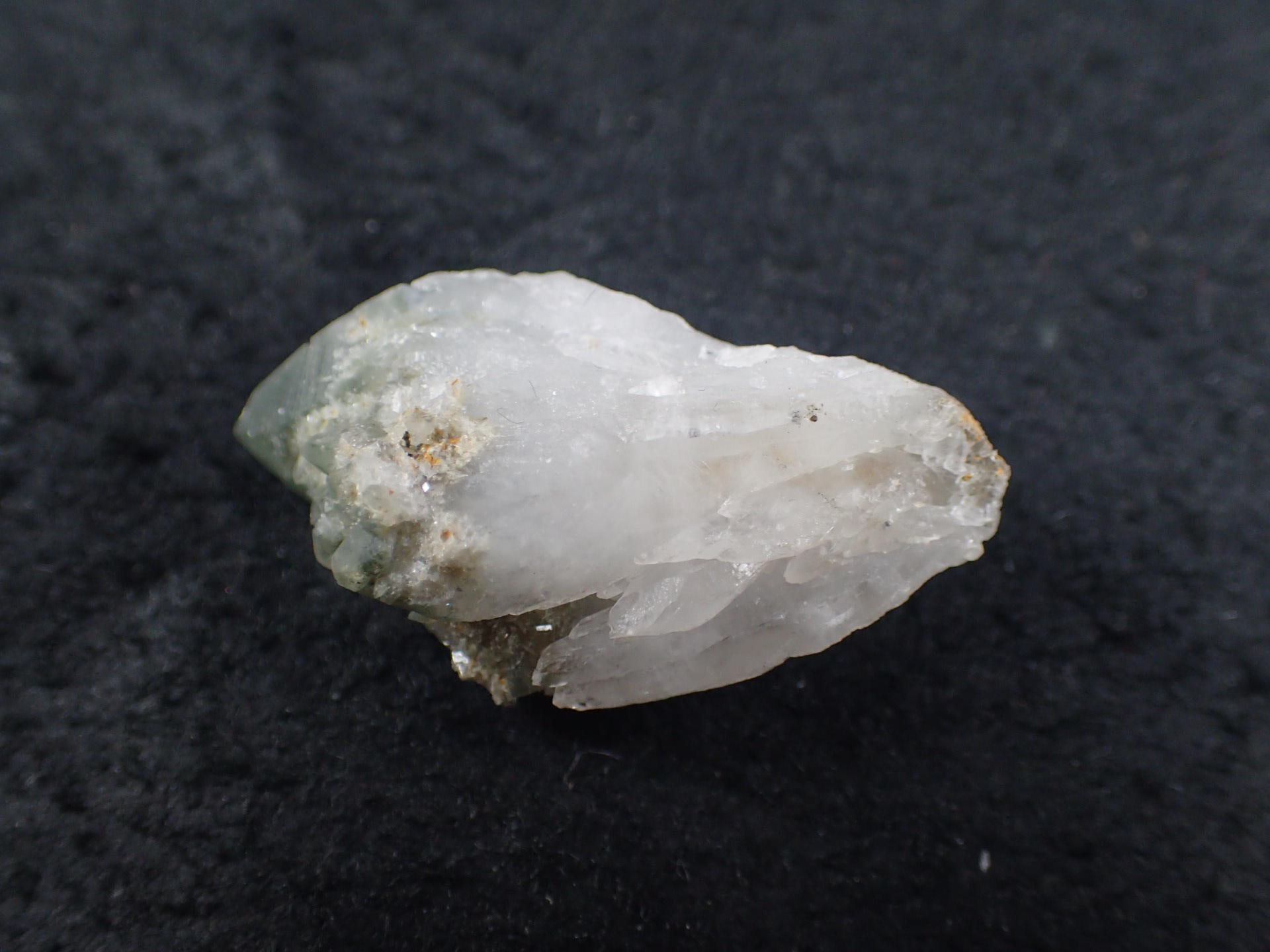 節約 秋田県 荒川鉱山 水晶原石 1 秋田県産荒川鉱山水晶 原石 | ー