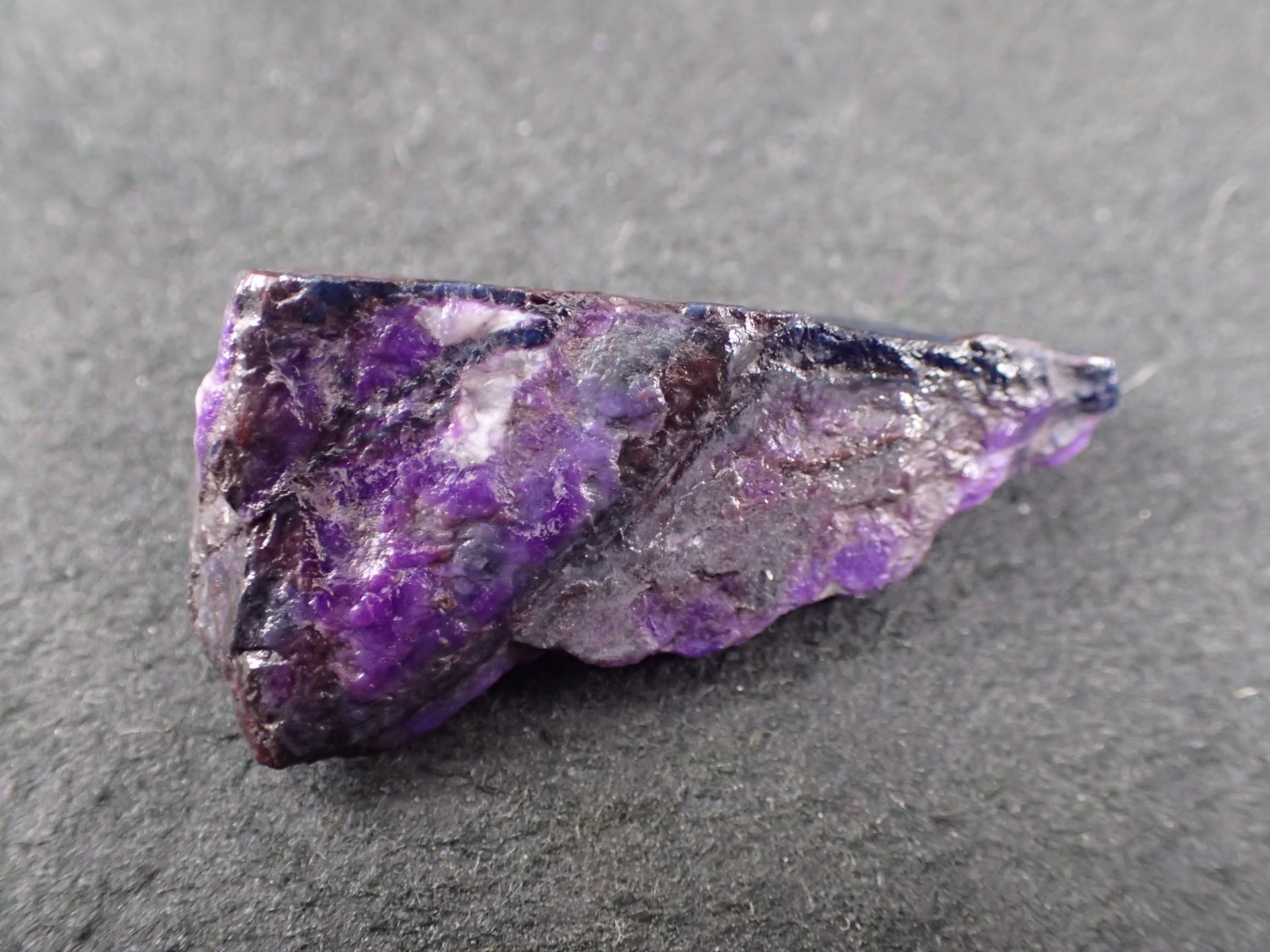 杉石スギライトSugilite 南アN'chwaning Ⅲ鉱山産鉱物標本
