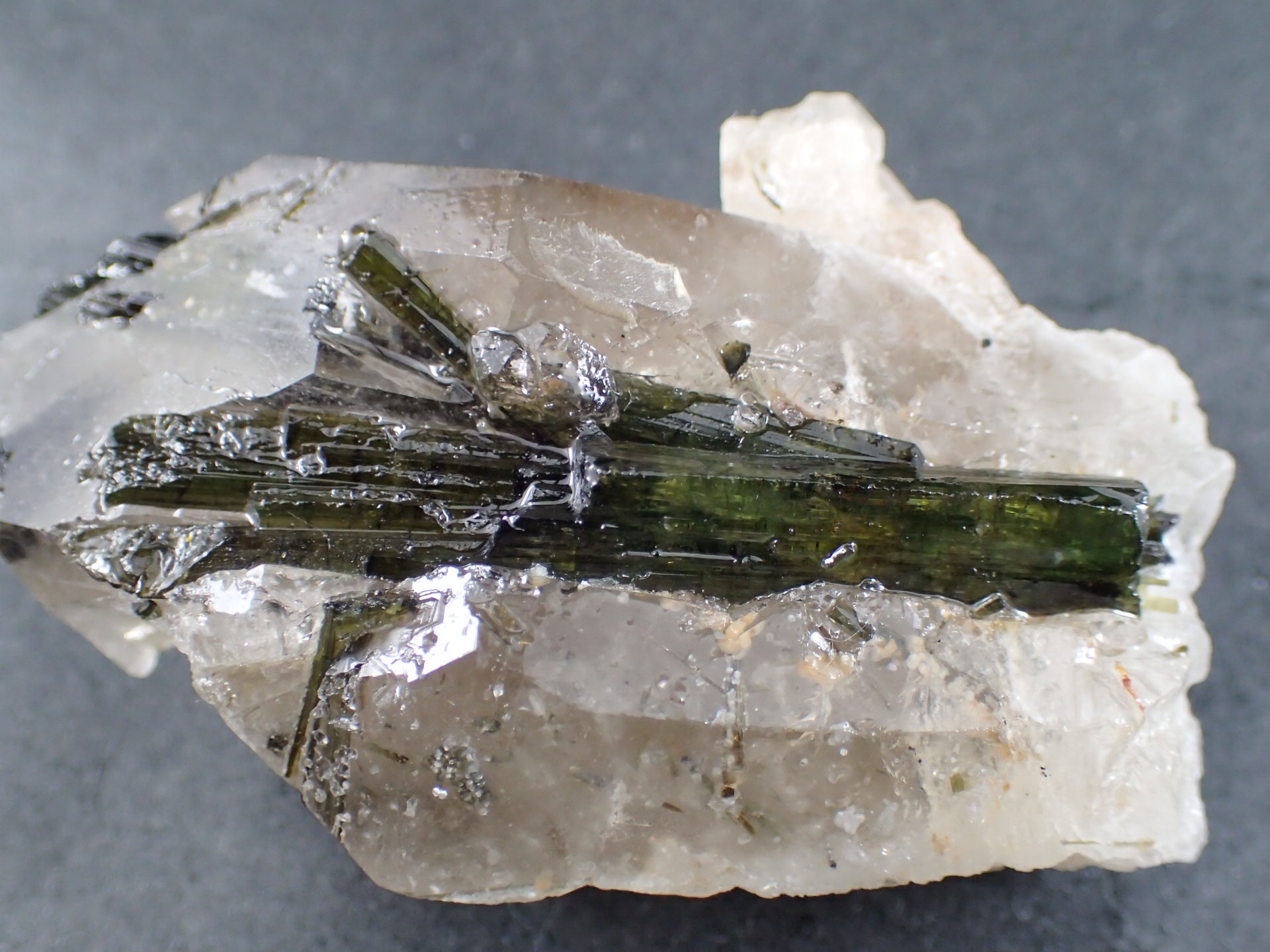 最高品質グリーントルマリンインクォーツ ブラジルミナスジェライス州