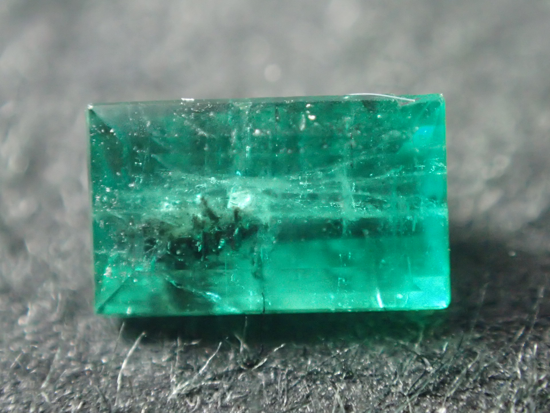 最高品質パイライトインエメラルド(Pyrite in Emerald) スクエアカット