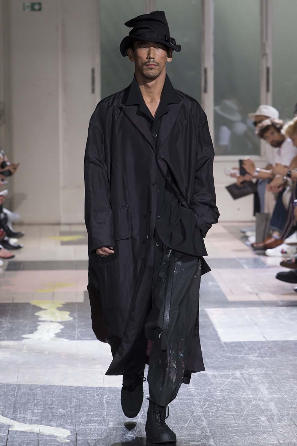 SPRING / SUMMER 2018 | Yohji Yamamoto (ヨウジヤマモト) Official Site