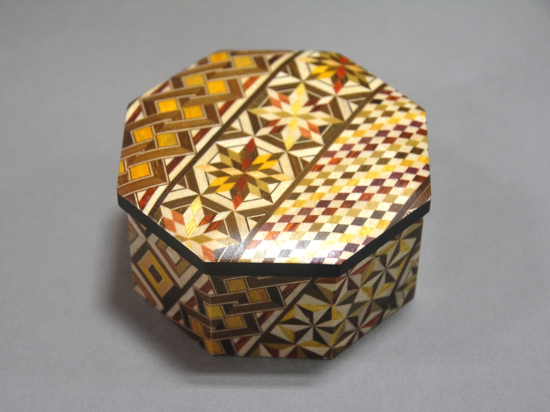 寄木八角小物入れ 小寄木 商品詳細｜寄木細工・箱根細工｜いづみやが