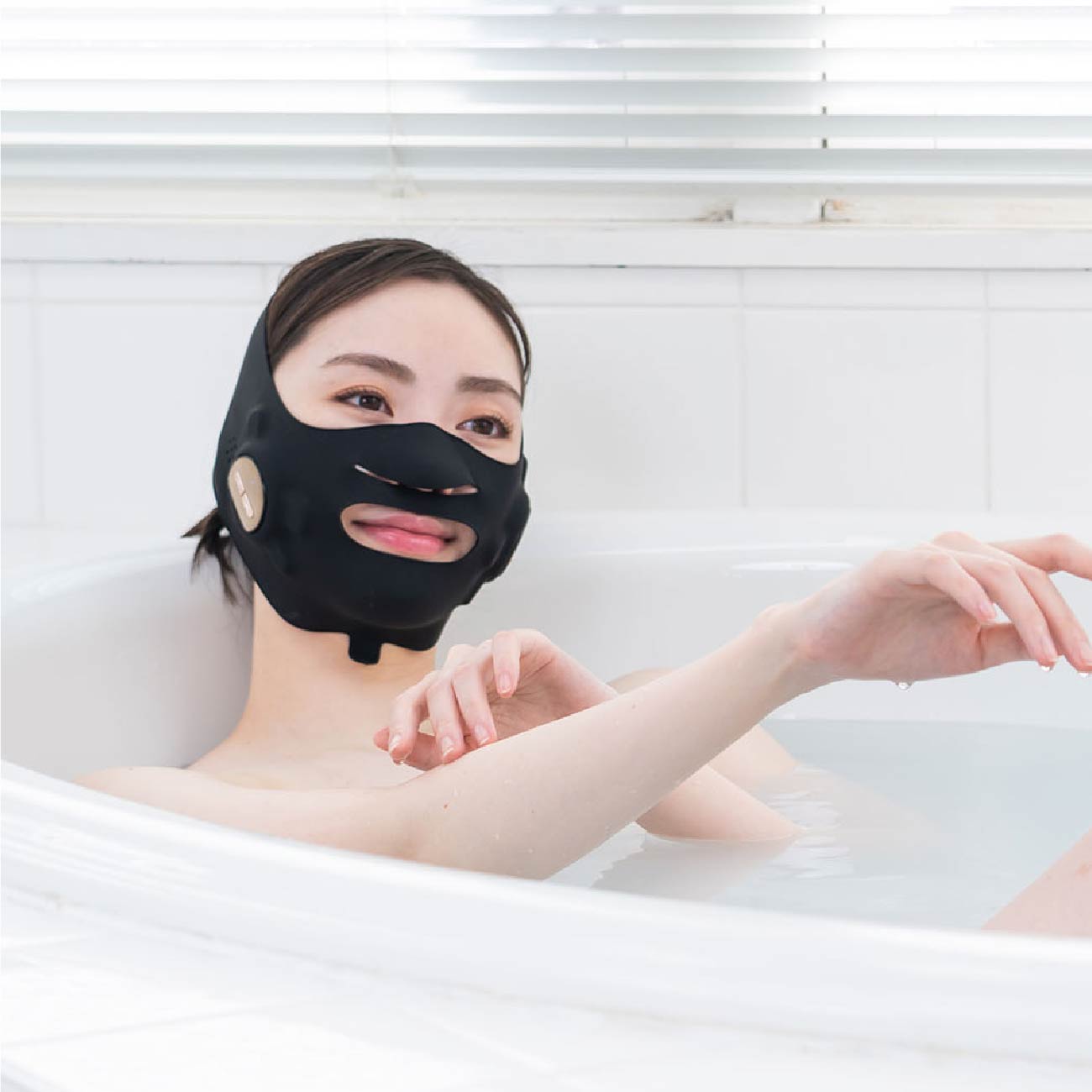 新品 未開封 ヤーマン メディリフトアクアEXと、モイスチャーセラムの