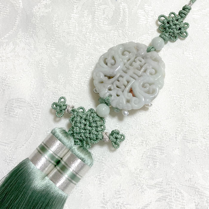 天然石 本翡翠 翡翠 A貨 花件 縁起 彫刻 ノリゲ 韓国 玉 【公式通販】