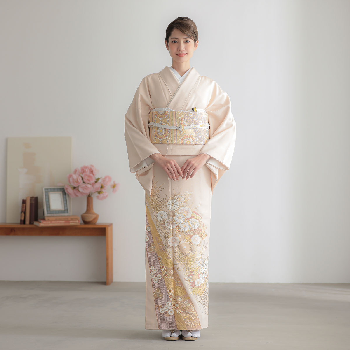 色留袖：E297 桂由美 ピンクベージュ 菊松皮菱(E294)| 色留袖レンタル