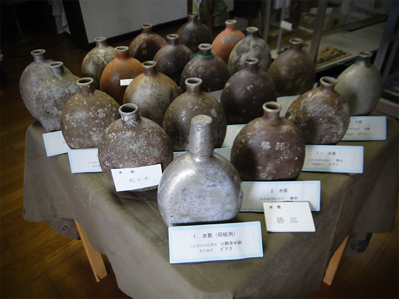 極希少昭和初期 共箱◇畑俊六 陸軍大将閣下筆『世萬輝勲偉』白磁三足