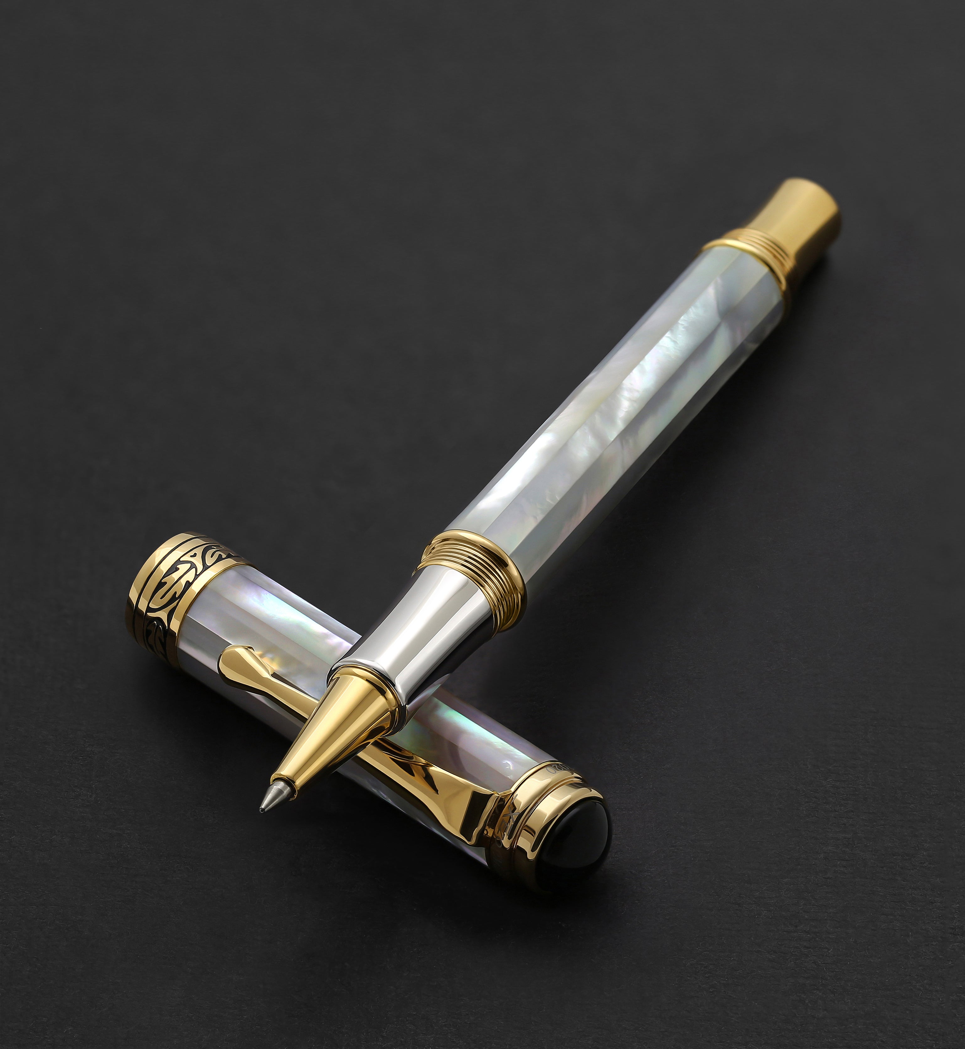 Xezo | Maestro White MOP R | Xezo Maestro® 18K Gold Plated