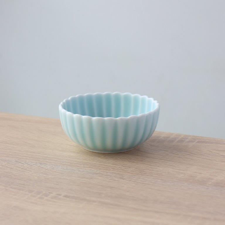 伊万里鍋島焼 モイスト青磁 菊割小鉢