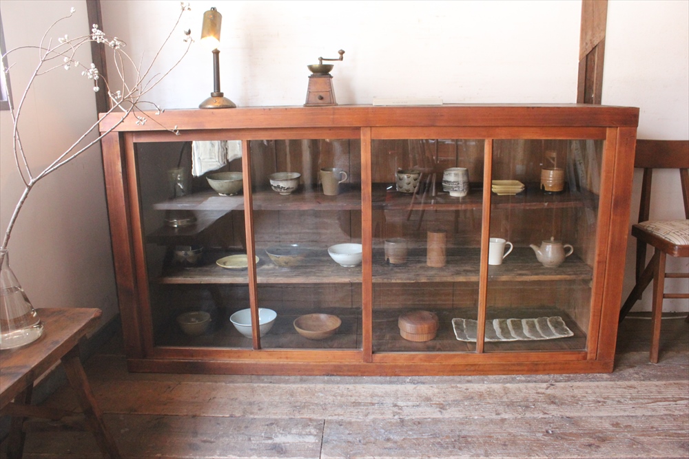 神代杉】 骨董 アンティーク 飾り棚 茶箪笥 水屋 古民具 天板一枚板 骨董