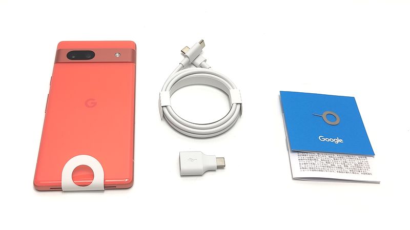 Google Pixel 7a」実機で付属品をチェック！保護フィルムやケースは必要？