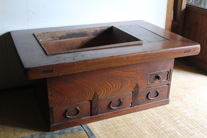 ケヤキの長火鉢【関西火鉢】 | 古道具・古絵本 弥哉 ゃゃ