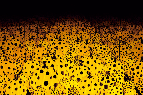 KUSAMA落書き 「炎の生」 KUSAMA落書き 「炎の生」 4階