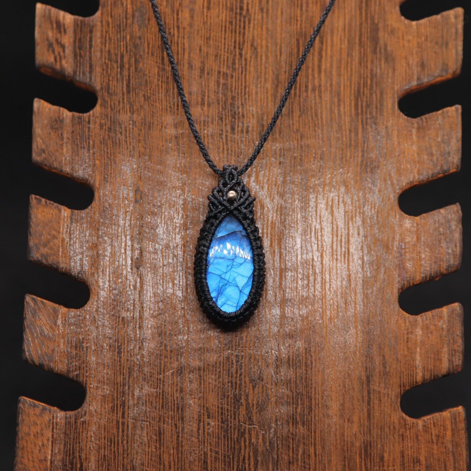 ルビーと水晶のマクラメネックレス/ラブラドライトと水晶のマクラメ