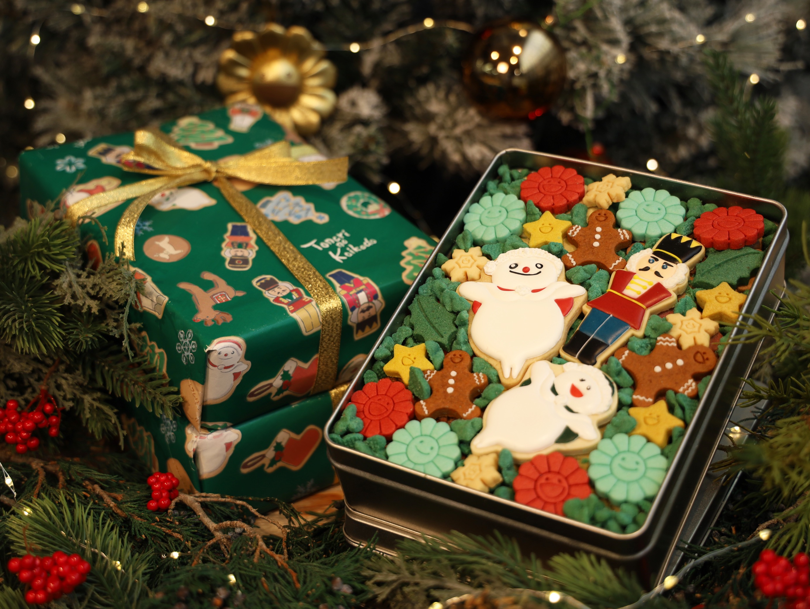 12月6日(月)12:00より、「お花のクリスマスクッキー缶」を受注販売