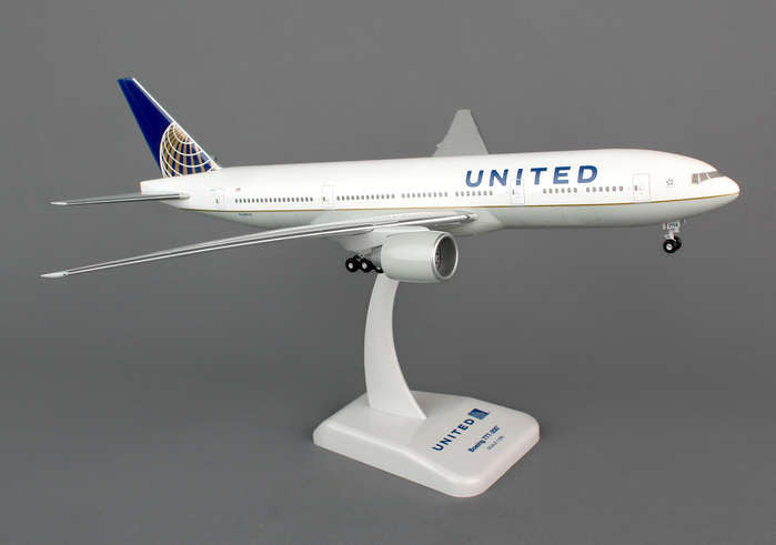 Hogan United Airlines Boeing 777-200 1/200 Scale Model w Gears