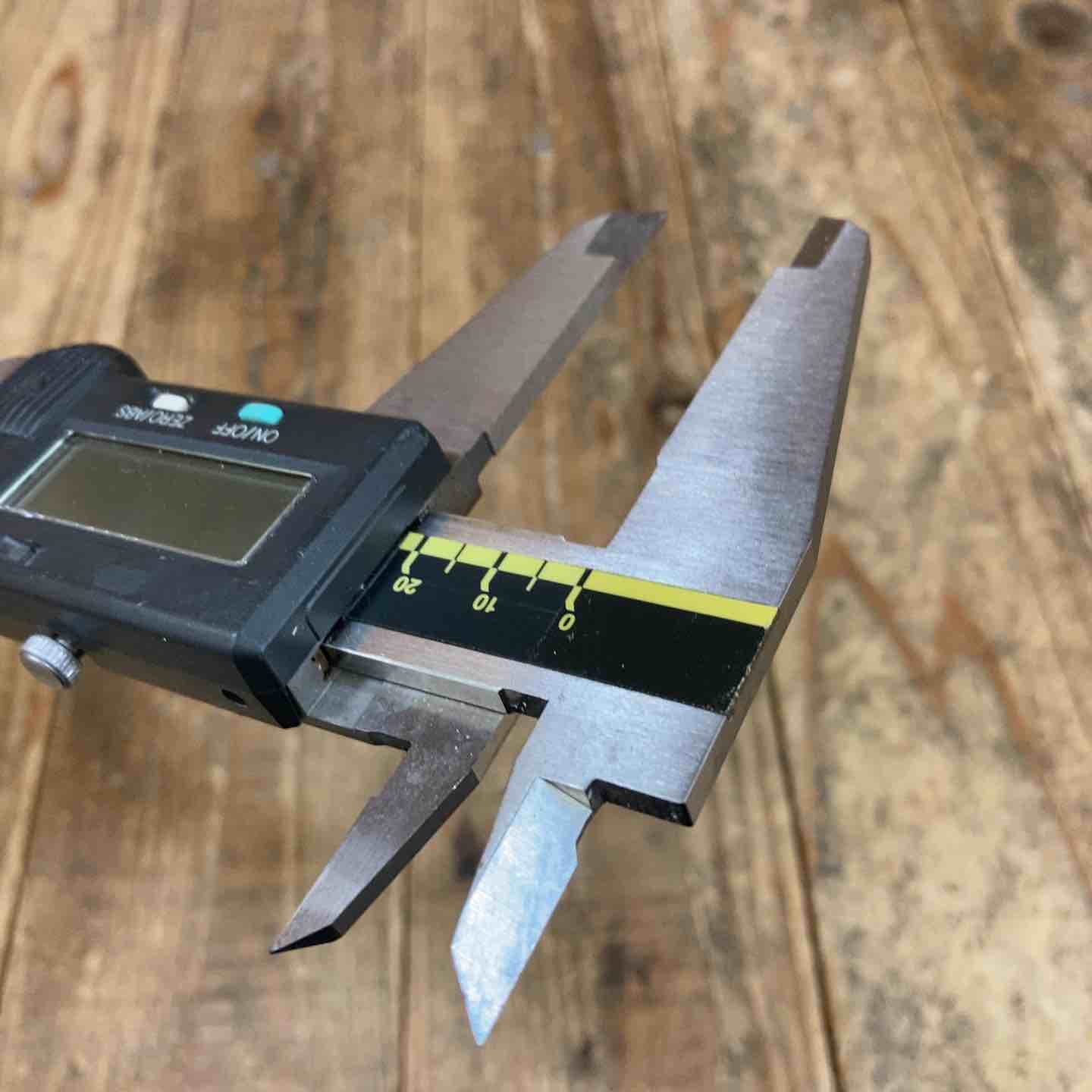 ◇ミツトヨ(Mitutoyo) デジマチックキャリパー CD-30C 300mm 500-153