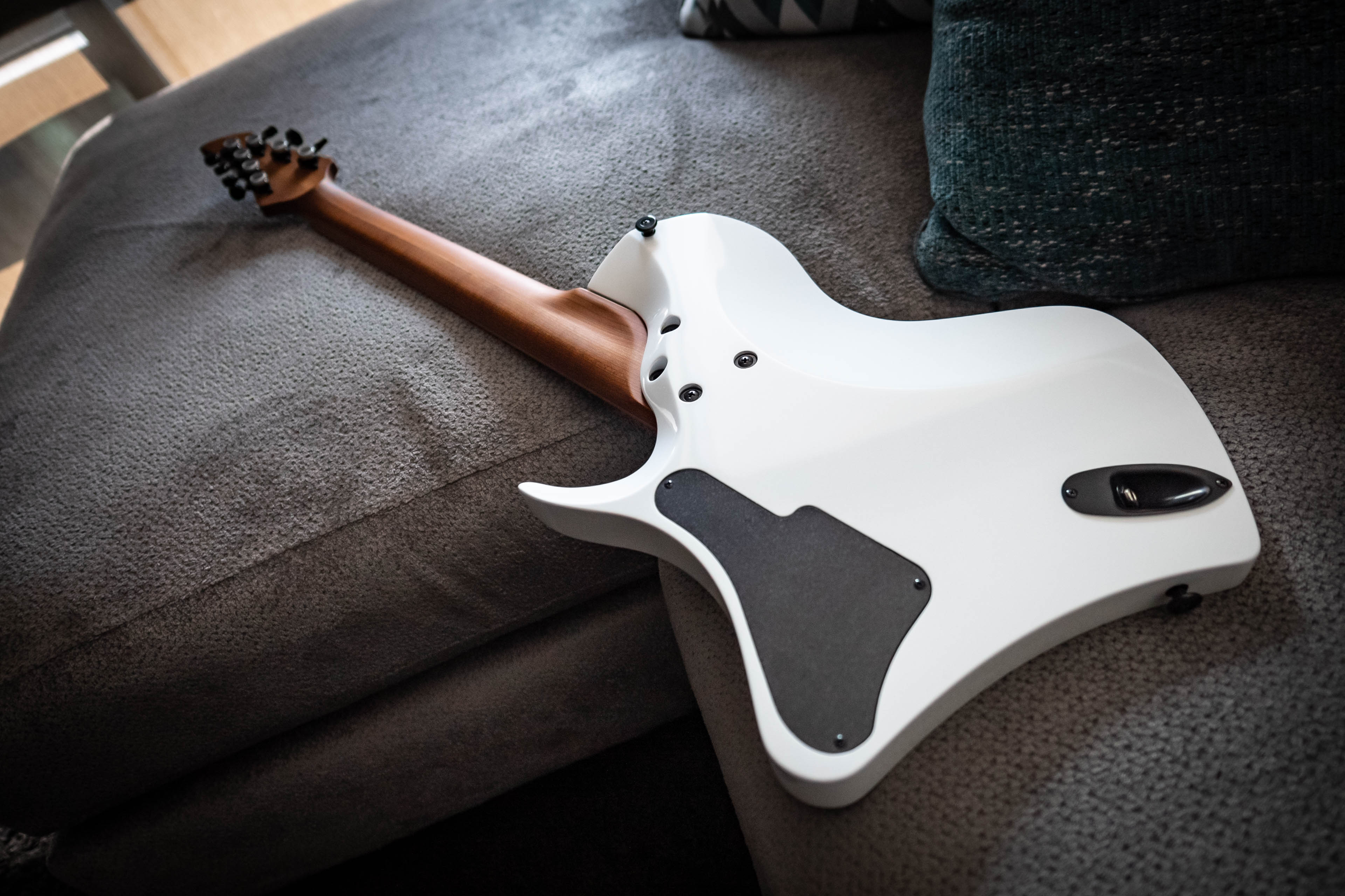 J Larada 7 // Arctic White [Roasted Maple Neck + FB] - Abasi