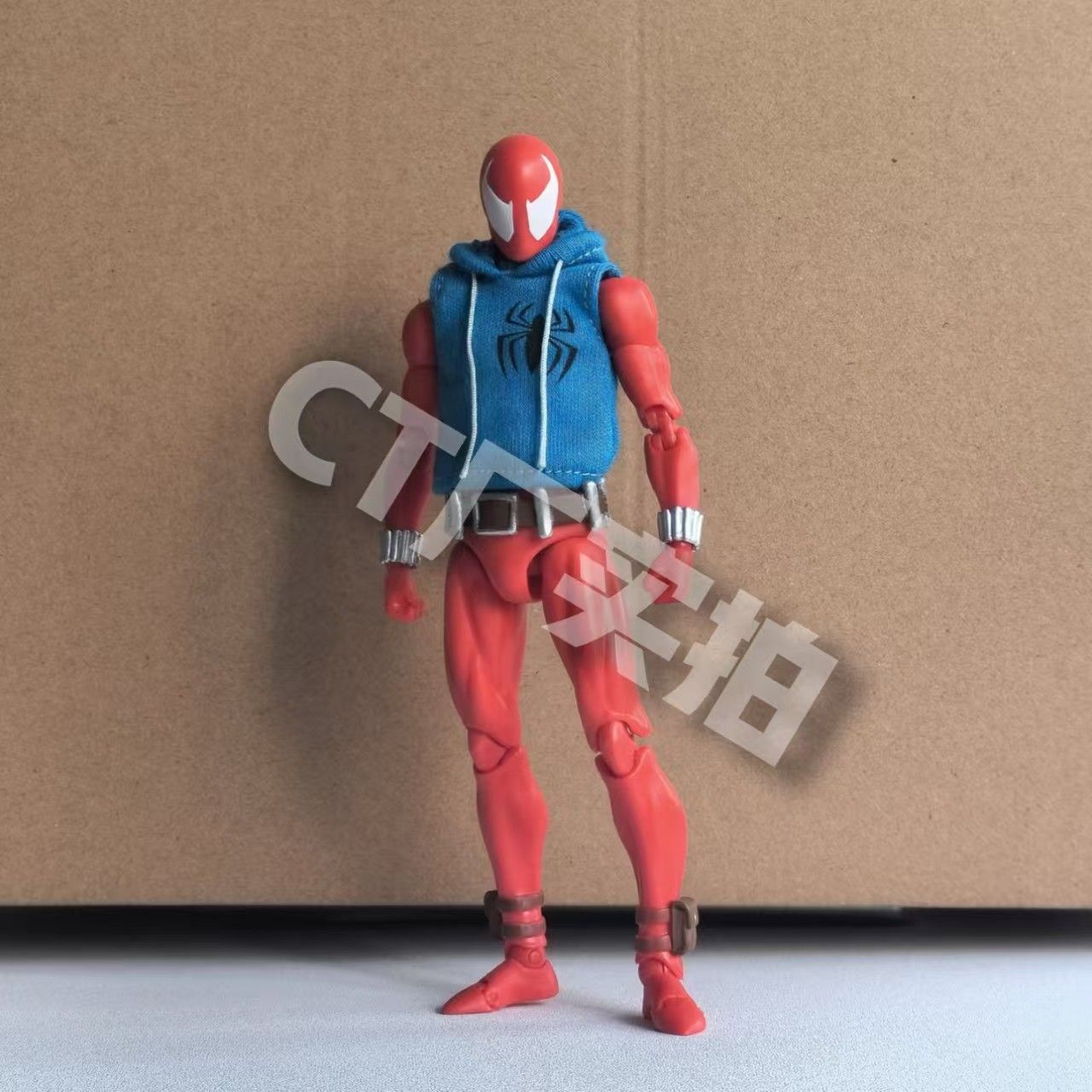 Ct Toys スカーレット スパイダー アクションフィギュア マフェックス