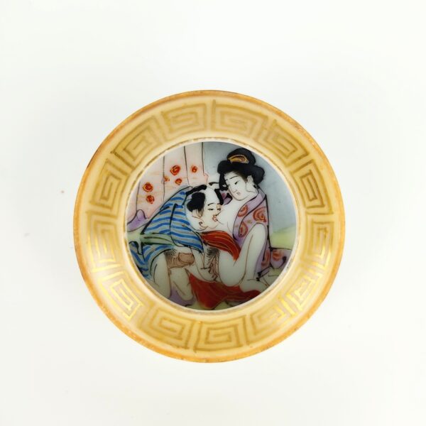 九谷焼 春画盃 九谷 春画 芸者図 盃 Yahoo!オークション - 【春画】 九谷焼