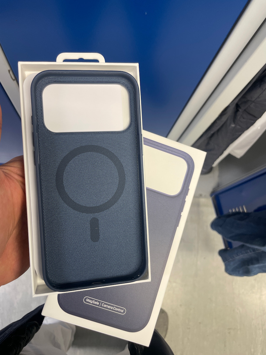 Apple TechWoven Case with MagSafe Back Cover Albastru (iPhone 17