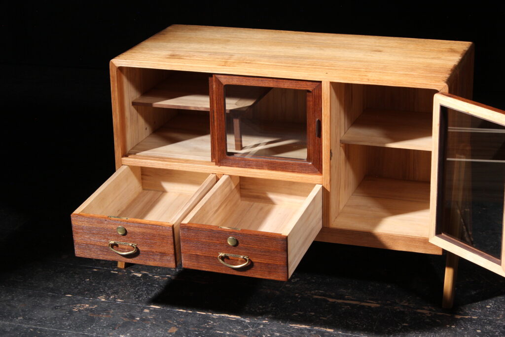 メンテ済】アンティークの収納棚 ローボード 総桐 小物収納にも便利