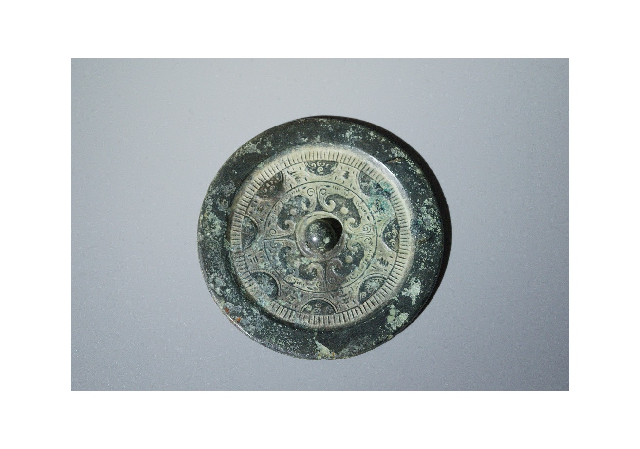 古鏡 銅鏡 魚文 径16.9cm（コレクター放出品） 古鏡 銅鏡 魚文 径16.9