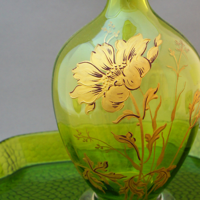 輝く】オールドモーゼル ルビー 金彩銀彩 唐草紋様 花瓶25cm