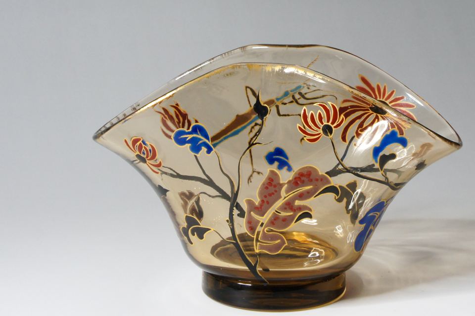 エミール・ガレ「蟷螂文扇形花瓶」《アンティックかとう》