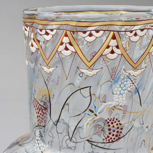 エミール・ガレ「蝶に草花文花瓶 (月光色ガラス)」《アンティックかとう》