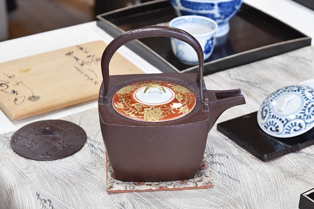 佐藤浄清作 菱地紋 四方銚子 - 生活骨董と古布のアンティークショップ