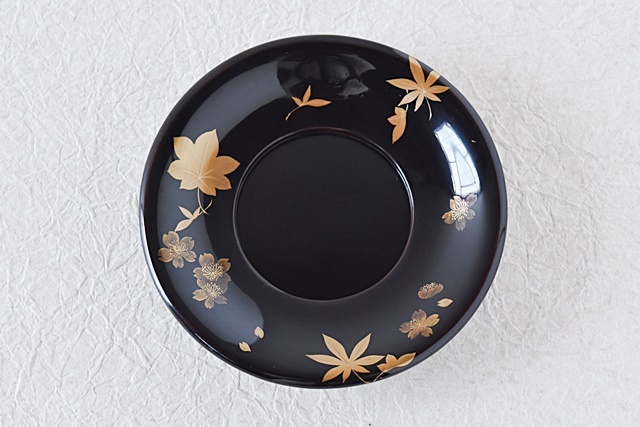 天然木製漆塗 桜紅葉金蒔絵 茶托 - 生活骨董と古布のアンティーク