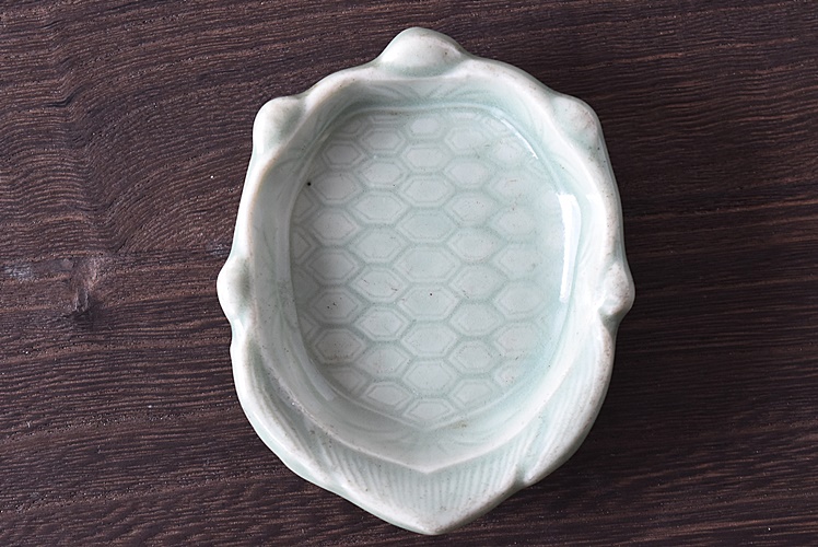 三田青磁 亀小皿 手塩皿 豆皿 - 生活骨董と古布のアンティークショップ