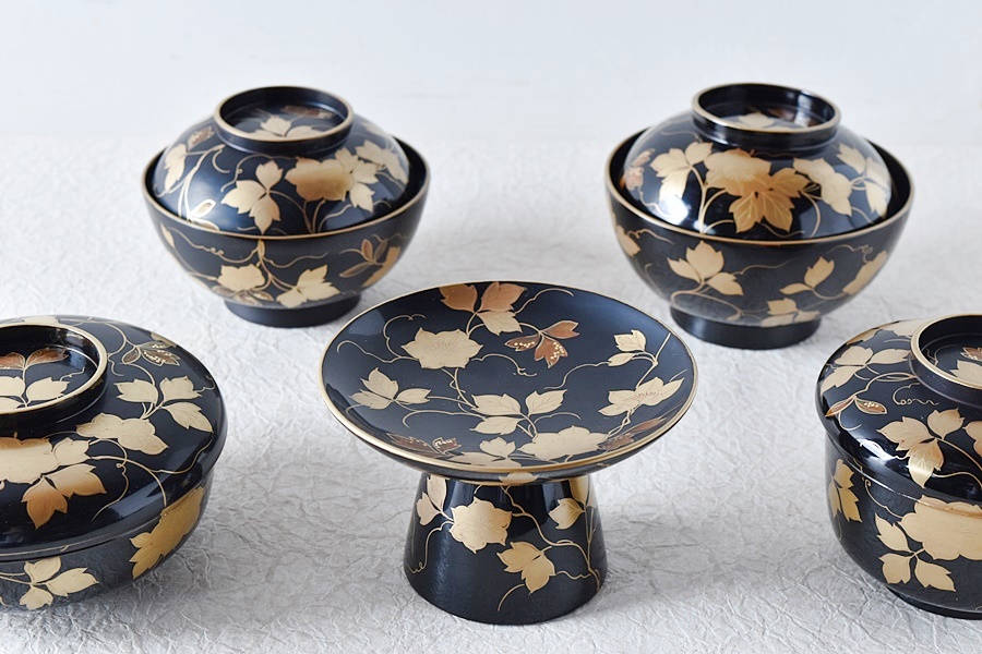 天然木製漆塗 時代蒔絵 鉄線唐草蒔絵 五椀セット - 生活骨董と古布の